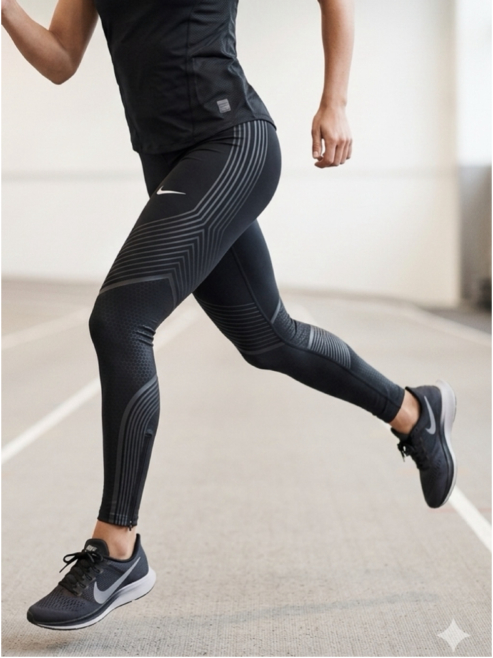 Women's Nike Dri-FIT Running Leggings Black White Size M. 2067